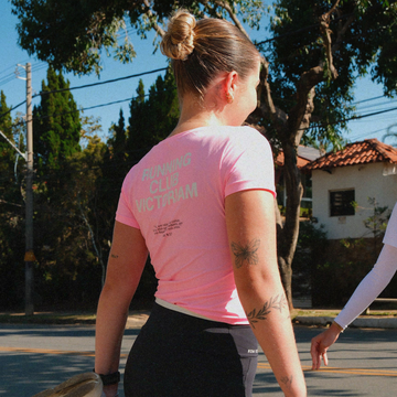 Camiseta Running Club Victoriam Feminina Rosa